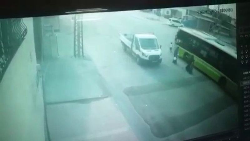 Adana’da otobüsün altında kalan çocuk yaşamını yitirdi