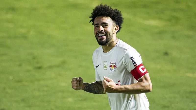 Galatasaray 10 numara için Claudinho'yu izliyor