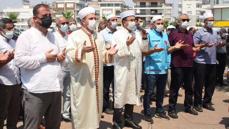 Manavgat’taki yangınların durması için yağmur duası yapıldı