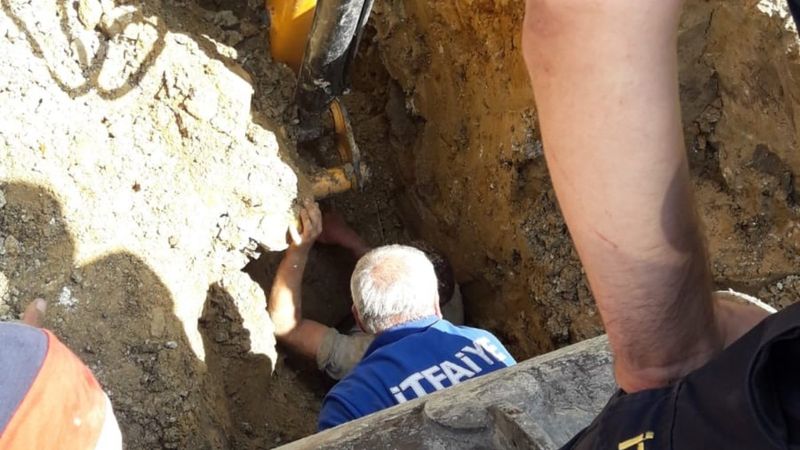 Yalova'da göçüğe düşen işçinin umutlu bakışı