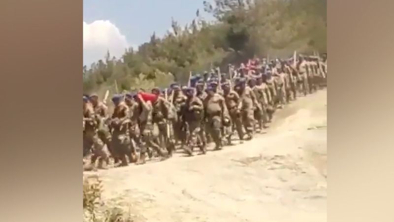 Hatay'da yangını söndüren Mehmetçik, birliğine geri döndü