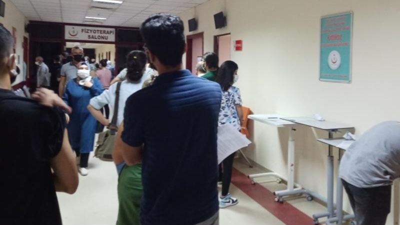 Diyarbakır’da, koronavirüs tablosunu gören aşı sırasına girdi