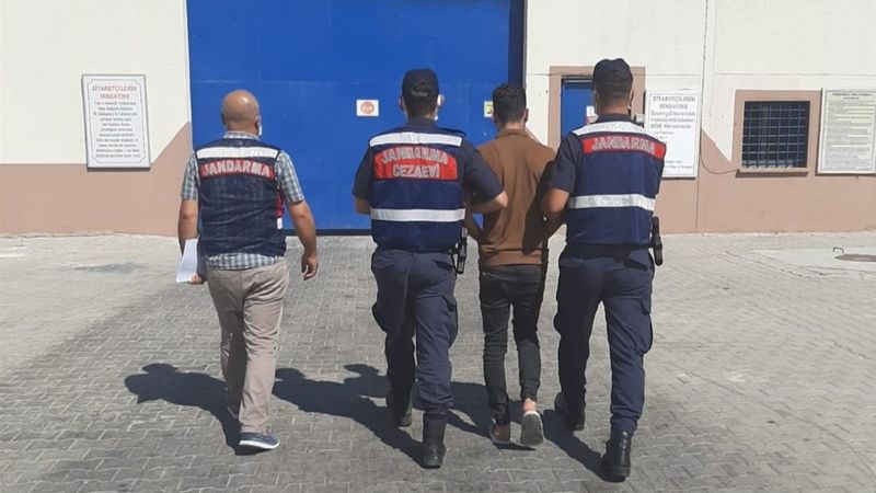 Mersin’e kaçak yollarla gelen DEAŞ’lı tutuklandı