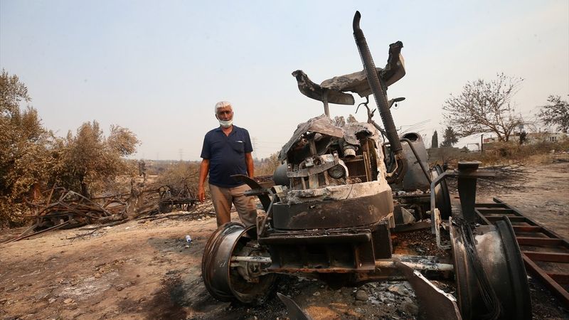 Manavgat'ta traktörü yanan çiftçiye devlet desteği