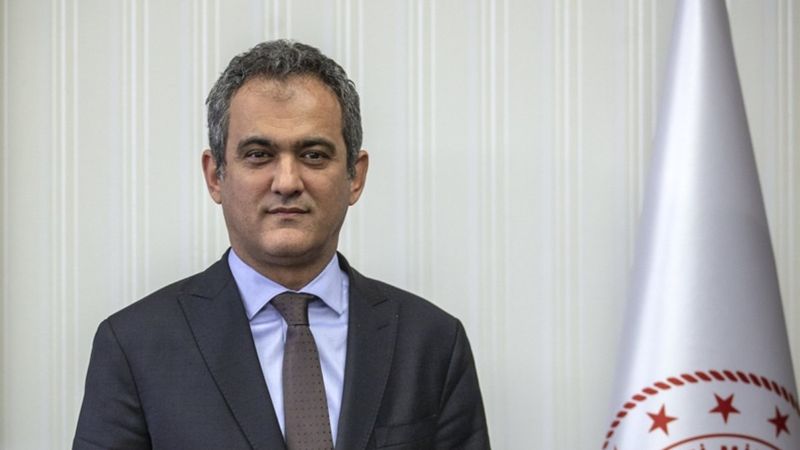 Ziya Selçuk'un yerine Mahmut Özer, Milli Eğitim Bakanlığı'na atandı