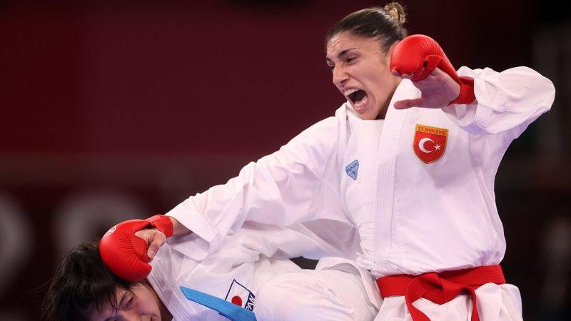 Merve Çoban madalyayı garantiledi