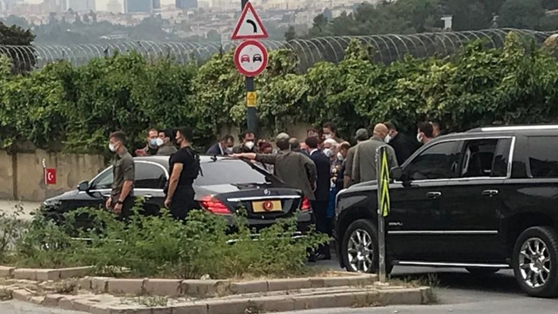 Cumhurbaşkanı Erdoğan, Üsküdar'da vatandaşlarla sohbet etti