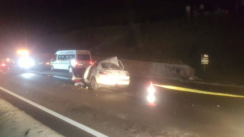 Kastamonu'da, bariyere çarpan otomobil takla attı: 3 ölü
