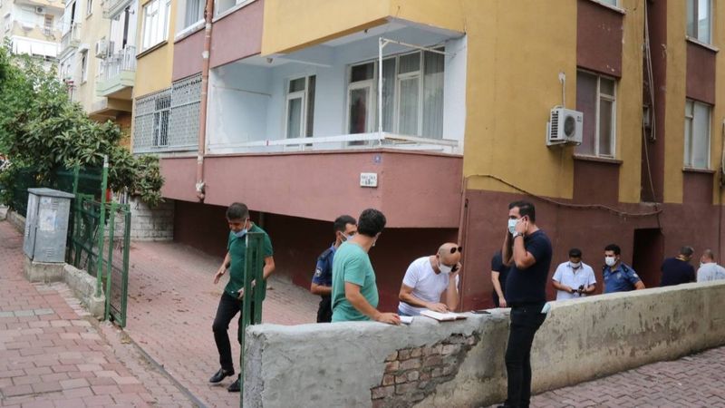 Antalya'da anne ve kızı, ölü bulundu