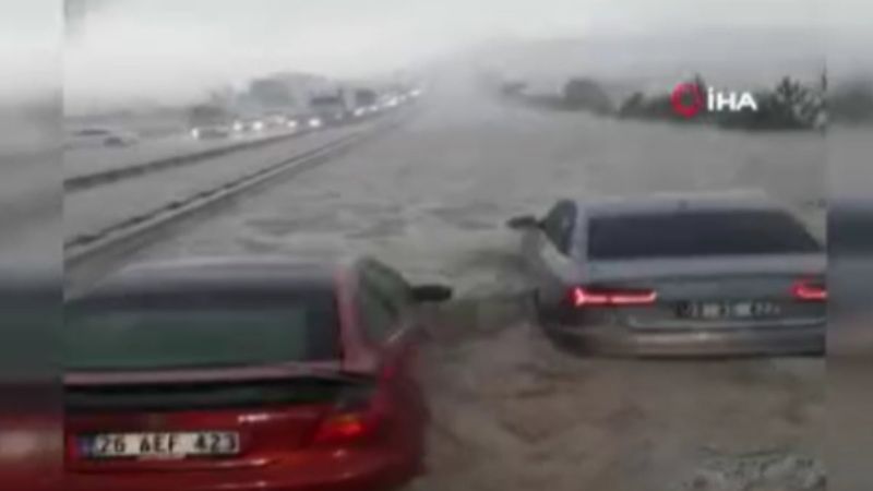 Ankara'da sağanak sonrası sel