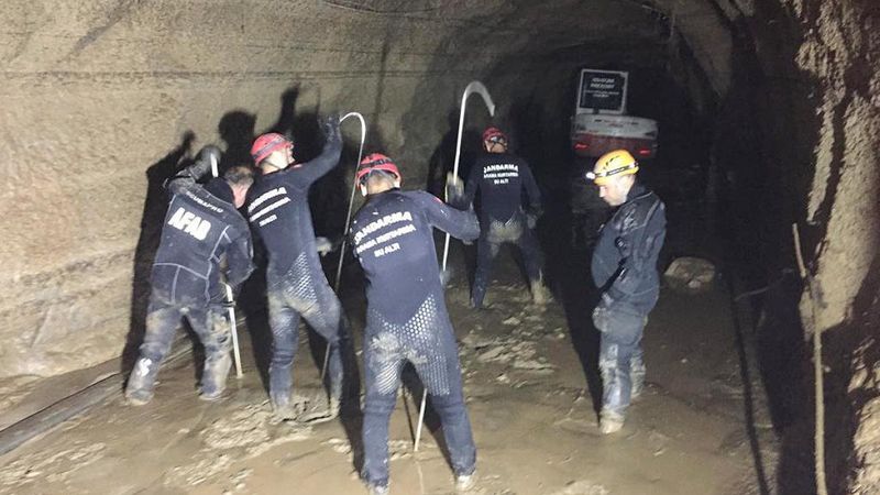 Erzurum'da sel basan HES tüneli inşaatındaki kayıp işçi aranıyor