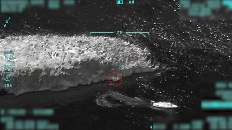 Yunanistan, göçmenleri ıssız bir adada ölüme terk etti