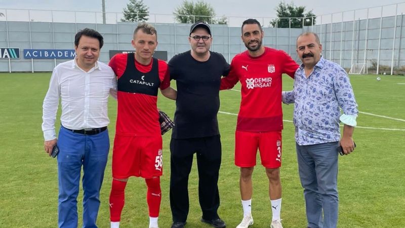 Şafak Sezer'den Sivasspor idmanını ziyaret