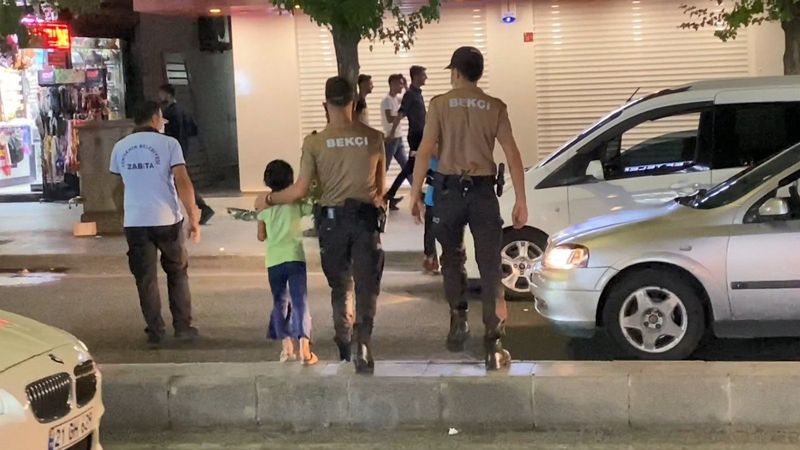 Diyarbakır’da trafikte satış yapan çocukların ailelerine ceza