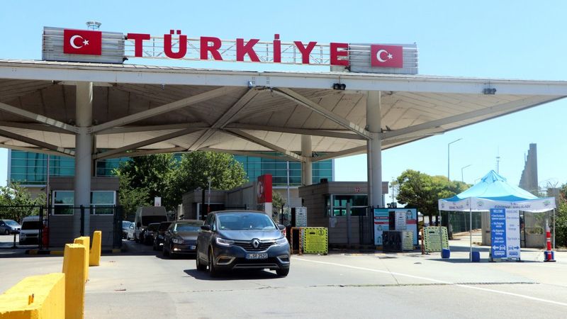 Edirne'den çıkan gurbetçiler, yangınlara duyduğu üzüntüyü anlattı