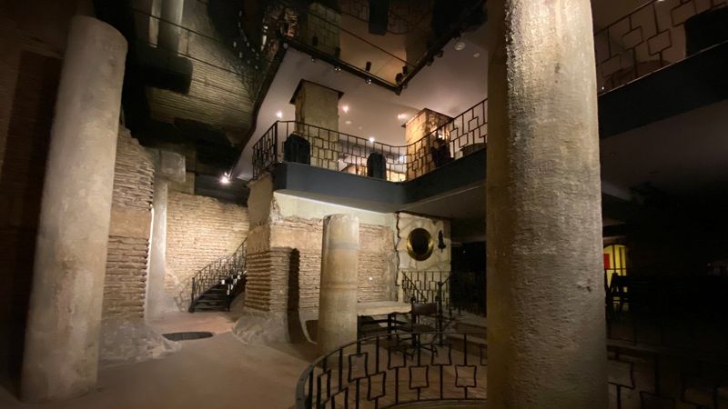 Fatih'teki tarihi kalıntının üstüne otel ve iş hanı yapılmasına tepki