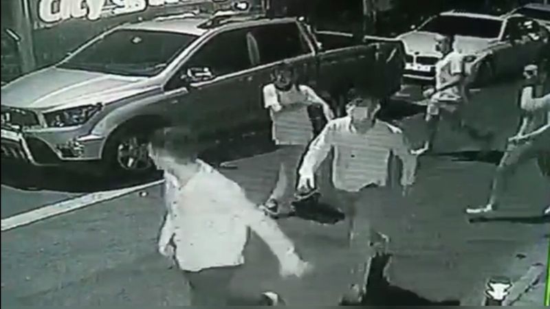 Şişli'deki parkta çıkan kavgayı izleyen yaşlı adam vuruldu