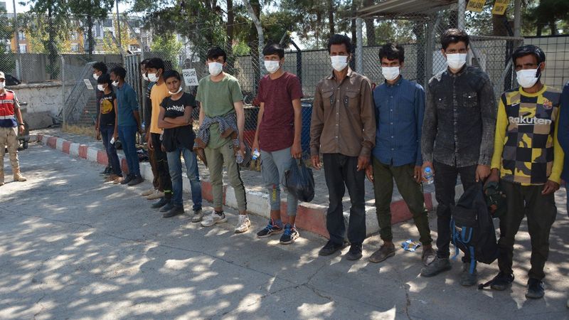 Siverek’te 22 göçmen yakalandı