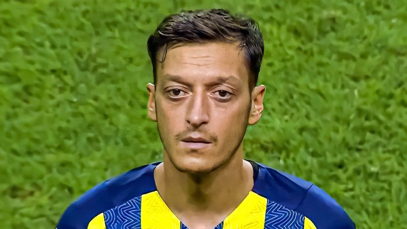 Mesut Özil, taraftarı mest etti