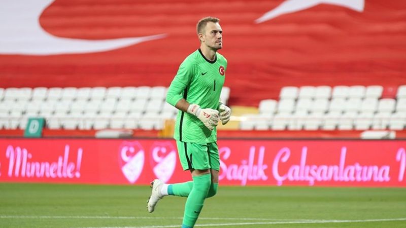 Beşiktaş, Mert Günok transferi için Başakşehir'le anlaştı