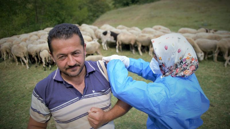 Aşı ekipleri çalışmalarını sürdürüyor