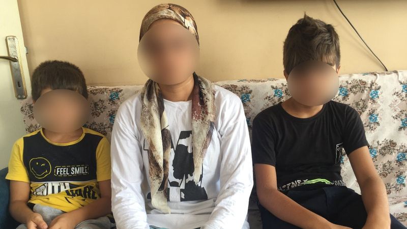 Adana'da aldatılan 4 çocuk annesi, perişan oldu