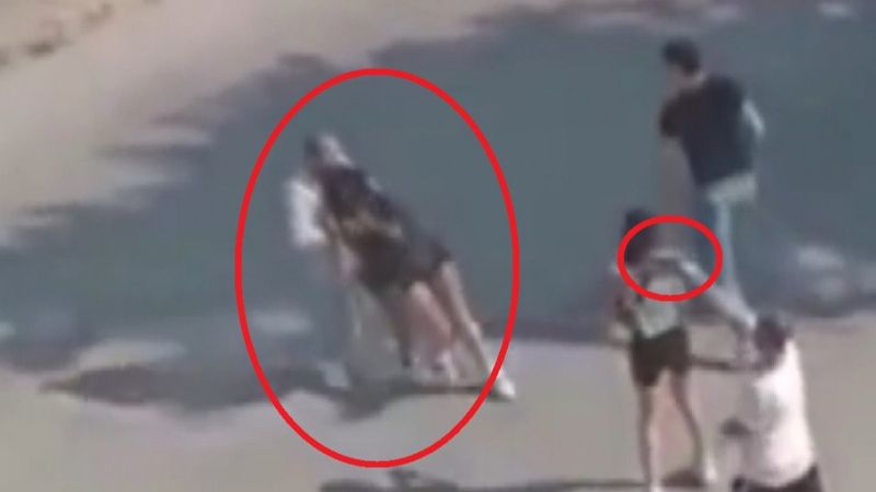 Bursa’da eski sevgilisinin yolunu kesti, boğazına bıçak dayadı