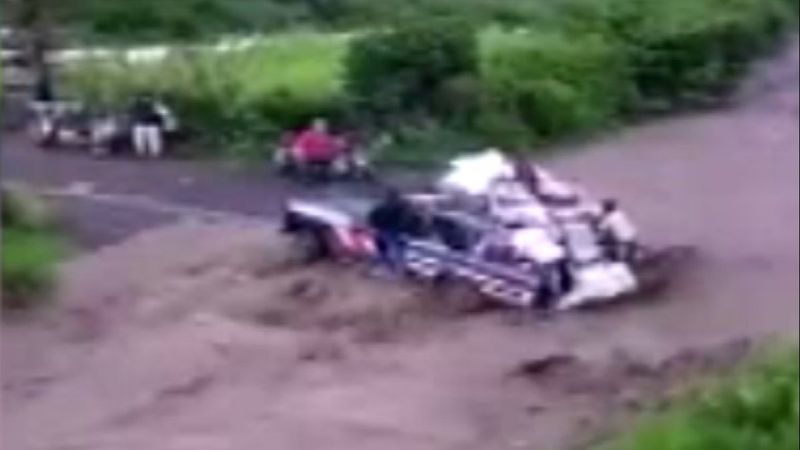 Yemen'de meydana gelen selde 5 kişi öldü