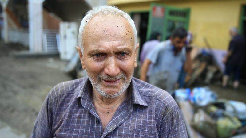 Bartın’da selzede, eşi ile helalleştiği anları gözyaşları içinde anlattı