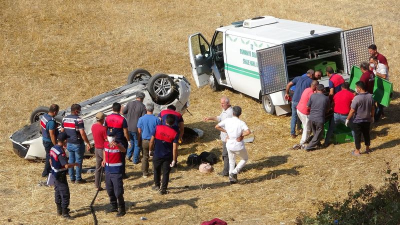 Osmaniye’de anne ve kızı, tarlaya uçan araçta can verdi