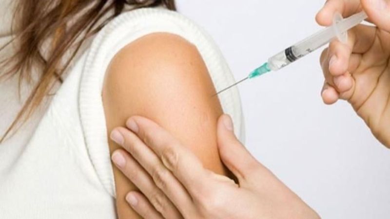 İzmir'de sahte aşı kartı hazırlayan hemşire tutuklandı