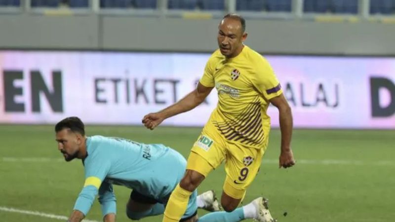 Umut Bulut'tan 27 dakikada iki gol