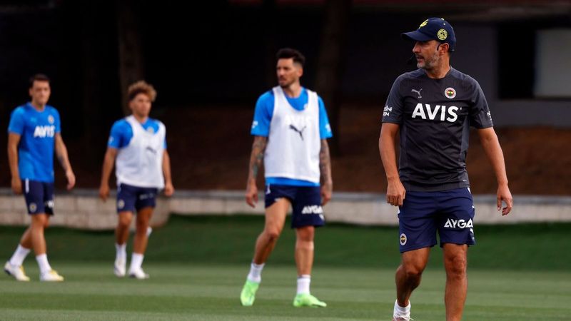 Fenerbahçe'de 11 oyuncu kamp kadrosuna alınmadı