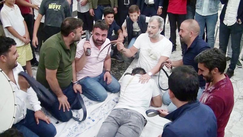 Erzurum’da düğün öncesi damadın ağabeyine ve sağdıca eziyet