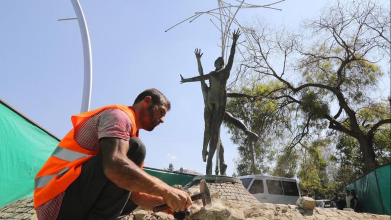 CHP, Çankaya'da eskiyen heykeli bakıma aldı