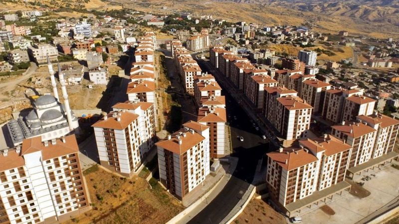 Şırnak’ta hendek terörü mağduru aileler, yeni konutlarına kavuştu