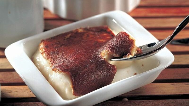 MasterChef menüsünden: Sütlü tatlıların vazgeçilmezi kazandibi tarifi..