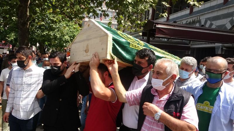 Cimilli İbo lakaplı İbrahim Özer, son yolculuğuna uğurlandı