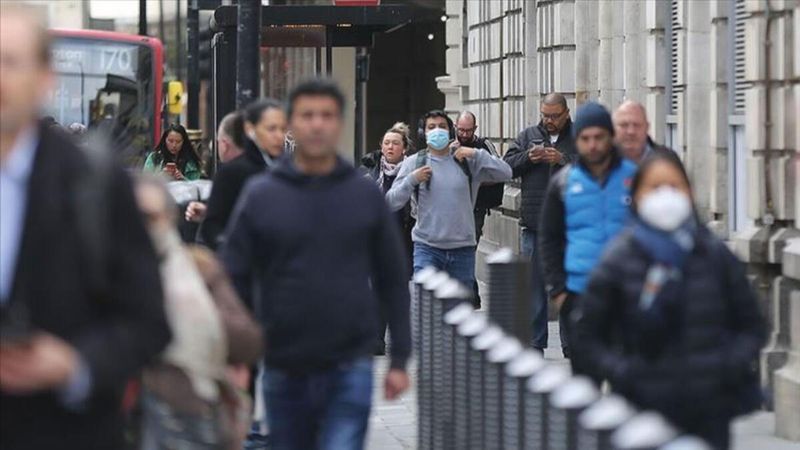 İngiltere'de son 24 saatte 33 bin 904 vaka
