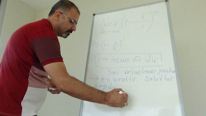 Diyarbakırlı matematik öğretmeni: Geometride nokta ve doğru yoktur