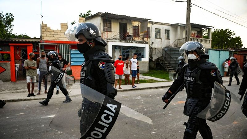 Küba, sosyal medya düzenlemesini hayata geçirdi