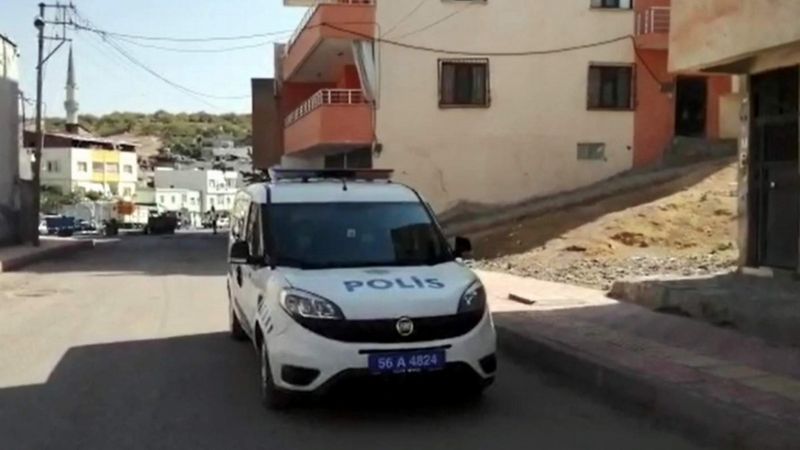 Siirt’te, polis ekiplerinden aşı anonsu