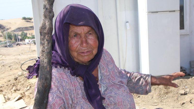 Manavgat'taki yangında alevlerin arasında kaldılar