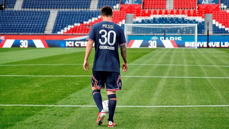 PSG'de Lionel Messi forması bir milyondan fazla satıldı