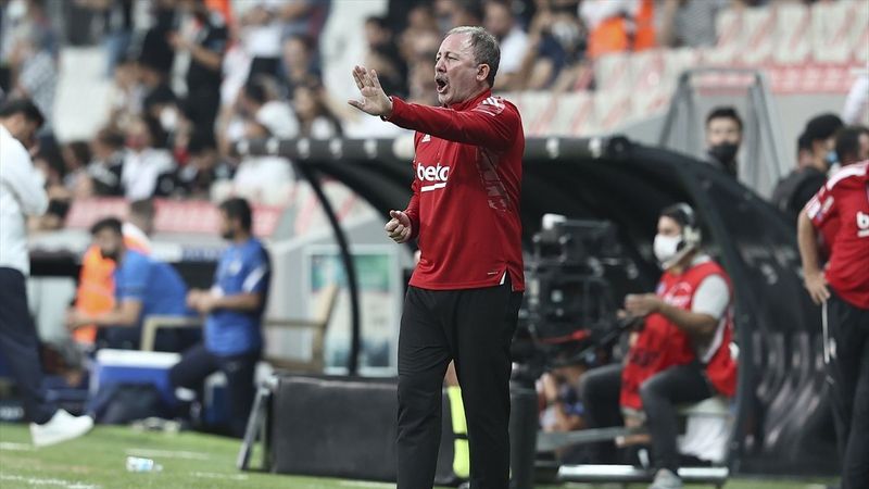 Sergen Yalçın'dan oyunculara: Milli araya rahat girelim