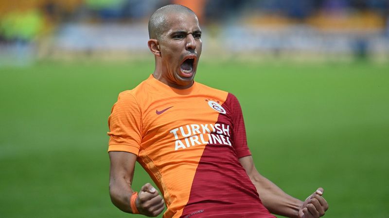 Galatasaray yönetimi, Feghouli'ye yeni sözleşme teklif etti