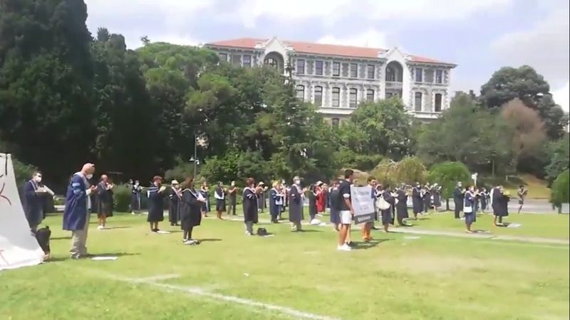 Boğaziçi Üniversitesi'nde akademisyenlerin eylemi devam ediyor