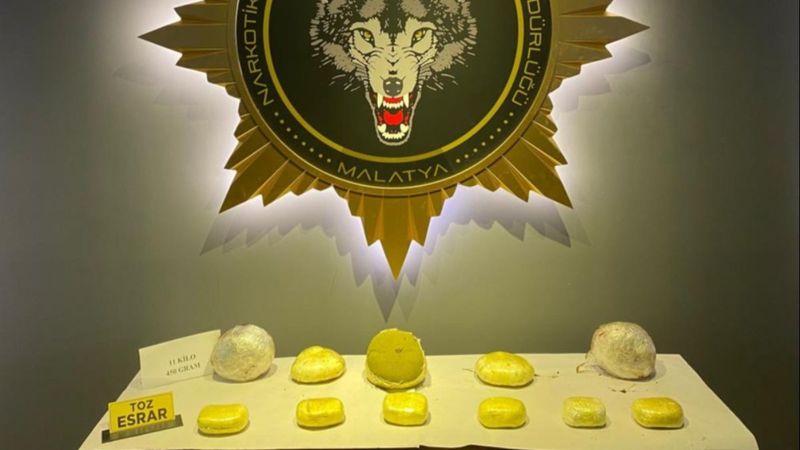 Malatya'da otomobilin bagajında 11 kilo uyuşturucu yakalandı