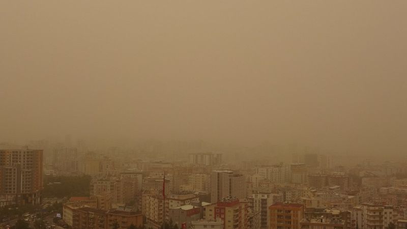 Mardin'de toz fırtınası