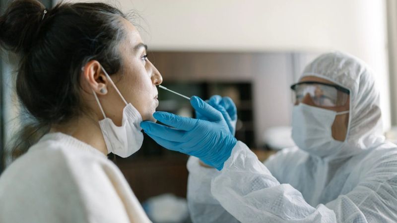 Aşısızların merakında: PCR testi yaptırmazsam ne olacak?